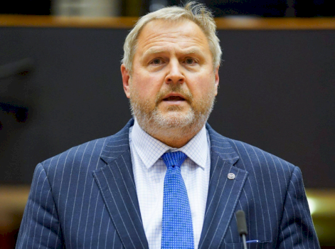 “vertet-zhgenjyese”,-torres:-kosova-perballet-me-pasiguri-te-re-politike