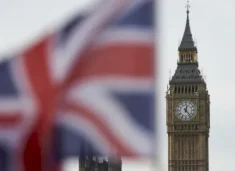 britania-e-madhe-pergatit-aeroplanmbajtesen-per-vendosje-ne-lindjen-e-mesme