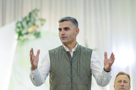 Tahiri: Po bëhet fushatë e organizuar me shpifje kundër presidentes Osmani, duhet të ndalet