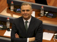 “me-dale-kunder-albinit…”,-bajqinovci-reagon-pas-deklaratave-te-vjosa-osmanit,-por-nuk-ia-permend-as-emrin