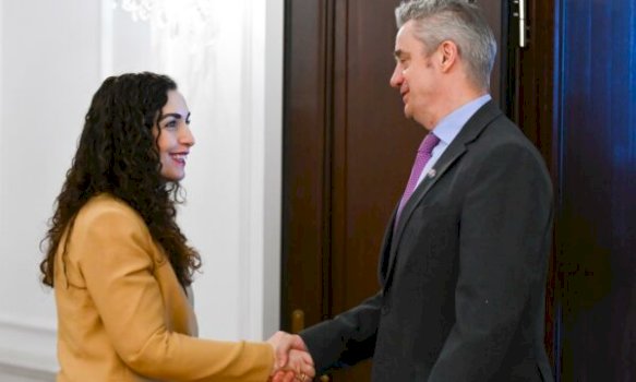 osmani-takohet-me-ambasadorin-britanik,-presidenca:-u-theksua-se-gjuha-kercenuese-dhe-bullizuese-eshte-e-papranueshme