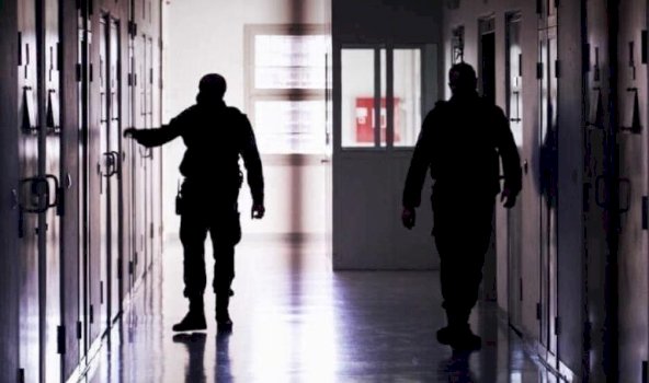 suspendohet-zyrtari-korrektues-ne-dubrave,-dyshohet-per-plagosjen-e-nje-personi