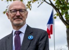 u-kerkoi-te-mos-nderhyjne-ne-kushtetuese,-ambasadori-francez-s’komenton-deklaratat-e-deputetit-te-vv-se