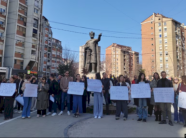 rel:-disa-studente-e-profesore-protestojne-ne-veri-kunder-integrimit-ne-sistemin-kosovar-te-arsimit