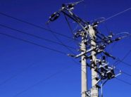 vidhen-trafo-dhe-kabllot-elektrike-ne-fushe-kosove,-hajnat-ne-arrati