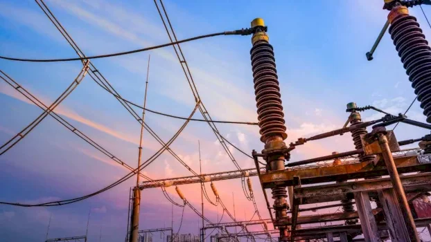 vidhet-trafo,-kabllo-elektrike-dhe-disa-gypa-ne-fushe-kosove-hajnat-ne-arrati