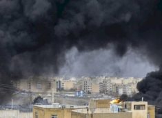 izraeli-thote-se-po-kryen-nje-‘vale-te-gjere’-sulmesh-ndaj-iranit,-goditi-nje-kompleks-zhvillimi-te-armeve-berthamore