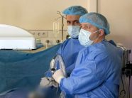 realizohet-per-here-te-pare-ne-qkuk-intervenimi-per-trajtimin-e-gureve-te-medhenj-ne-veshka