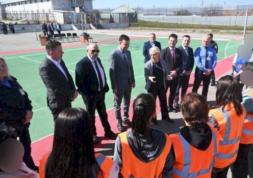 sa-me-te-zbrazeta-burgjet,-aq-me-i-forte-shteti”-–-gervalla-viziton-qendren-korrektuese-te-femrave-ne-lipjan