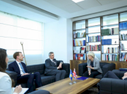 gervalla-dhe-ambasadori-britanik-diskutojne-per-vetingun-dhe-forcimin-e-sundimit-te-ligjit