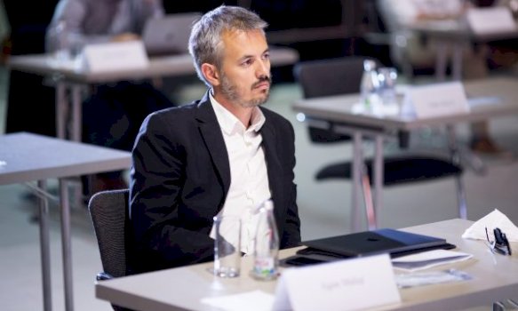 maliqi:-vjosa-osmani-e-shembi-ldk’ne-dhe-e-coi-votuesin-te-kurti,-percarja-do-te-kete-efekt,-nuk-e-le-pa-shenje-vv’ne