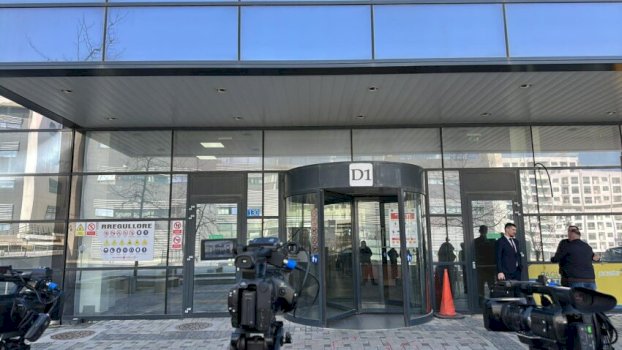 fillon-seanca-degjimore-ndaj-kengetarit-besart-kelmendi-“gjesti”