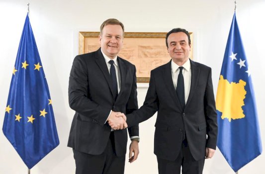 kurti-takohet-sot-me-sorensen