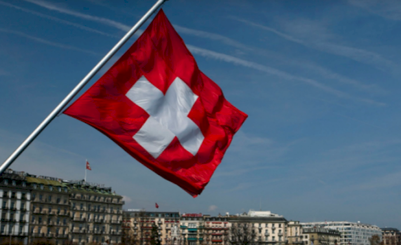 a-do-te-arrije-benzina-2-franga-per-liter-ne-zvicer?-ja-cfare-paralajmerojne-ekspertet