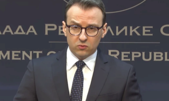 petkovic-del-ne-media-pasi-kurti-u-pajtua-per-leshime-per-ligjin-per-te-huajt:-s’po-integrohemi-ne-sistemin-e-tyre-e-as-s’po-e-njohim-pavaresine