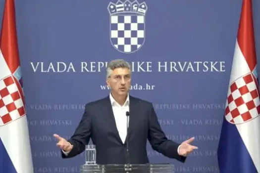 “-kroacia,-shqiperia-dhe-kosova-nuk-e-kercenojne-integritetin-territorial-te-askujt”,-thote-plenkoviq