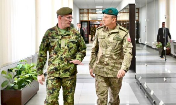 takimi-i-ulutas-me-shefin-e-ushtrise-serbe-ne-beograd,-kfor:-pjese-e-komunikimeve-te-rregullta,-diskutime-per-shume-tema