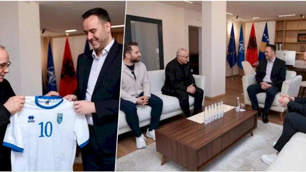 ministri-konjufca-pret-ademin-dhe-zyrtaret-e-ffk-se-para-ndeshjes-historike-me-sllovakine