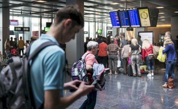 s’ka-pune,-s’ka-page:-zvicra-nuk-ben-perjashtime-per-punonjesit-e-bllokuar-jashte-vendit