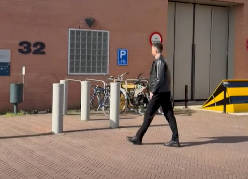 shefi-i-deputeteve-te-pdk-se-viziton-thacin-e-veselin-ne-hage