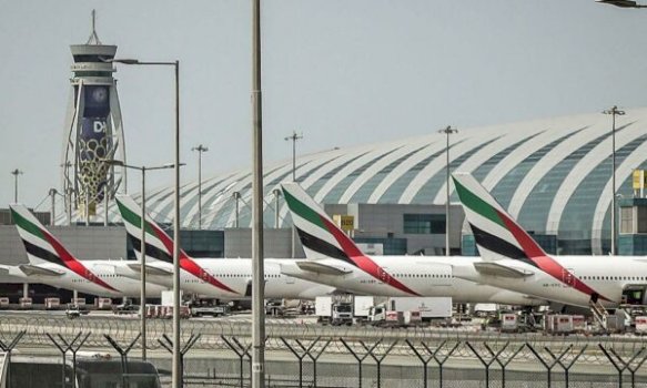 emiratet-e-bashkuara-arabe-mbyllin-hapesiren-ajrore-pas-kercenimeve-me-raketa-nga-irani