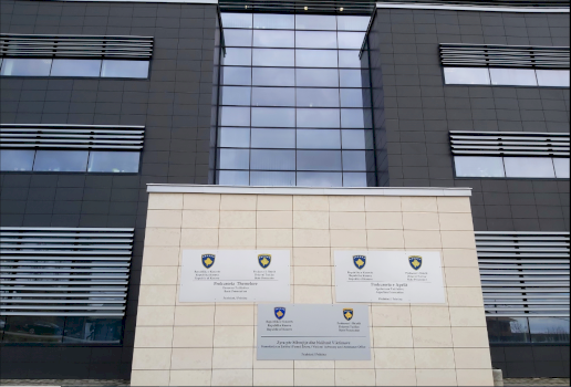 prinderit-e-5-vjecarit-nga-lipjani-ne-mbajtje-per-48-ore,-femija-ne-gjendje-te-rende-ne-qkuk