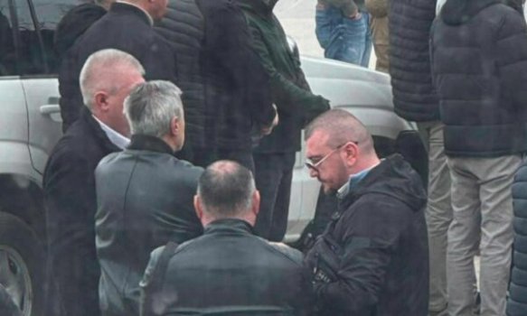 ish-police-te-mup-it-serb-shfaqen-ne-ceremonine-e-organizuar-ne-mitrovicen-e-veriut