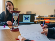 shtesa-e-pervojes:-si-u-shkelen-te-drejtat-e-rreth-90-mije-punonjesve-te-sektorit-publik