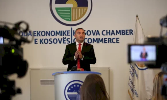 oda-ekonomike-e-kosoves-propozon-dy-masa-per-frenimin-e-cmimeve-te-naftes