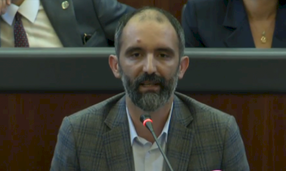 abrashi-i-reagon-tahirit:-vec-mu-kujtuan-menjehere-diku-80-zv.ministra,-njerit-qe-as-emrin-s’ja-dinte-kryeministri-haradinaj-asokohe