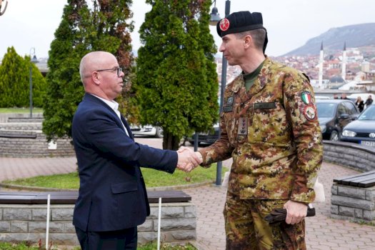 kryetari-smajl-latifi-priti-ne-takim-komandantin-e-ri-te-rc-west-te-kfor-it,-federico-mora