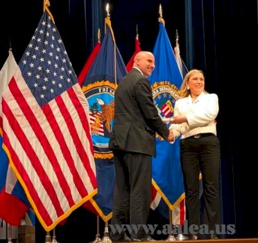 majorja-kosovare,-vjollca-hoti-nderohet-nga-fbi