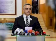 besnik-tahiri:-qeveria-e-nisi-mbrapsht-reformen-e-administrates-publike
