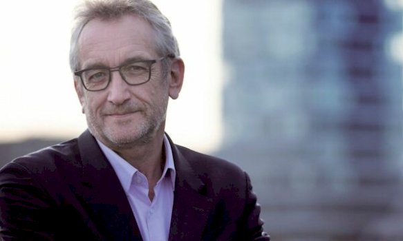 gazetari-evropian-me-pervoje-pezullohet-nga-puna-pasi-perdori-gabimisht-inteligjencen-artificiale