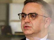 tahiri:-evropa-dhe-rajoni-po-marrin-masa-per-ta-perballuar-rritjen-e-cmimeve,-kosova-ne-gjume