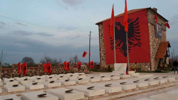 “epopeja-e-dukagjinit”-perkujtohet-ne-decan-me-aktivitete-kulturore-dhe-perkujtimore