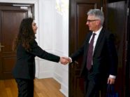 ambasadori-gjerman-takohet-me-osmanin:-kishim-bashkepunim-te-shkelqyeshem,-urimet-me-te-ngrohta-per-angazhimet-e-ardhshme