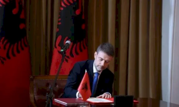 nderhyrja-e-nato-s,-hoxha:-bota-zgjodhi-te-mos-qendronte-indiferente-ndaj-spastrimit-etnik