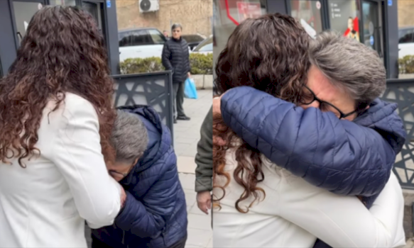 “jo,-jo,-jo,-jo”-–-qytetarja-ne-mitrovice-ia-puthe-duart-osmanit,-shperthen-ne-vaj-teksa-e-perqafon