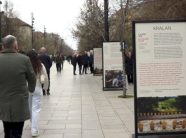 27-vjetori-i-nderhyrjes-se-nato-s-ne-kosove:-ne-sheshin-e-prishtines-ekspozohen-te-gjitha-masakrat-serbe