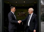 ceshtja-e-presidentit-ne-fokus-te-takimit-te-abdixhikut-me-ambasadorin-francez