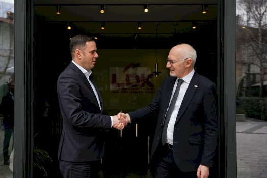 ceshtja-e-presidentit-ne-fokus-te-takimit-te-abdixhikut-me-ambasadorin-francez