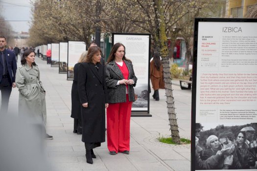 haxhiu-viziton-ekspoziten-“masakrat-ne-kosove-1998-1999”