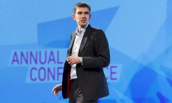 ish-shefi-i-google-konfirmohet-si-drejtori-i-ri-i-pergjithshem-i-bbc-se