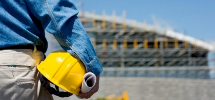 bie-nga-lartesia,-punetori-peson-lendime-ne-vendin-e-punes-ne-han-te-elezit