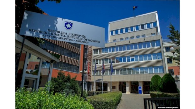 kontestimi-i-ekspozites:-kuvendi-heq-pergjegjesine-nga-vetja,-e-hedh-te-organizatoret