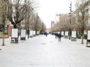 komuna-e-prishtines-organizon-aksion-sot-ne-oren-10:00,-do-te-hiqet-tabela-e-ekspozites-per-masakrat