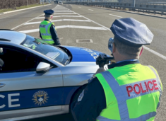 27-aksidente-me-te-lenduar-dhe-mbi-2-mije-tiketa-trafiku-brenda-24-oreve-ne-kosove