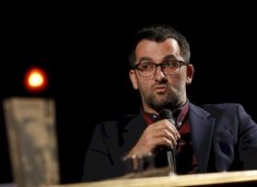 ekspozita-ne-shesh-dhe-te-dhenat-per-masakren-ne-burgun-e-dubraves,-reagon-shkelzen-gashi