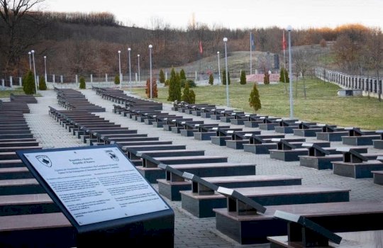 kurti-perkujton-masakren-e-izbices:-plaget-mbeten-te-hapura…